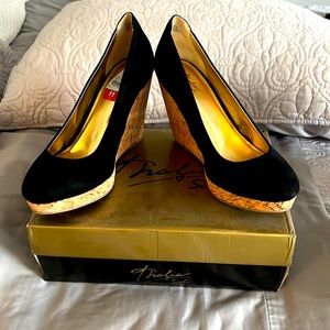 Black wedges size 11